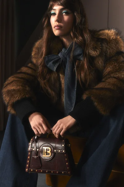 Look 60